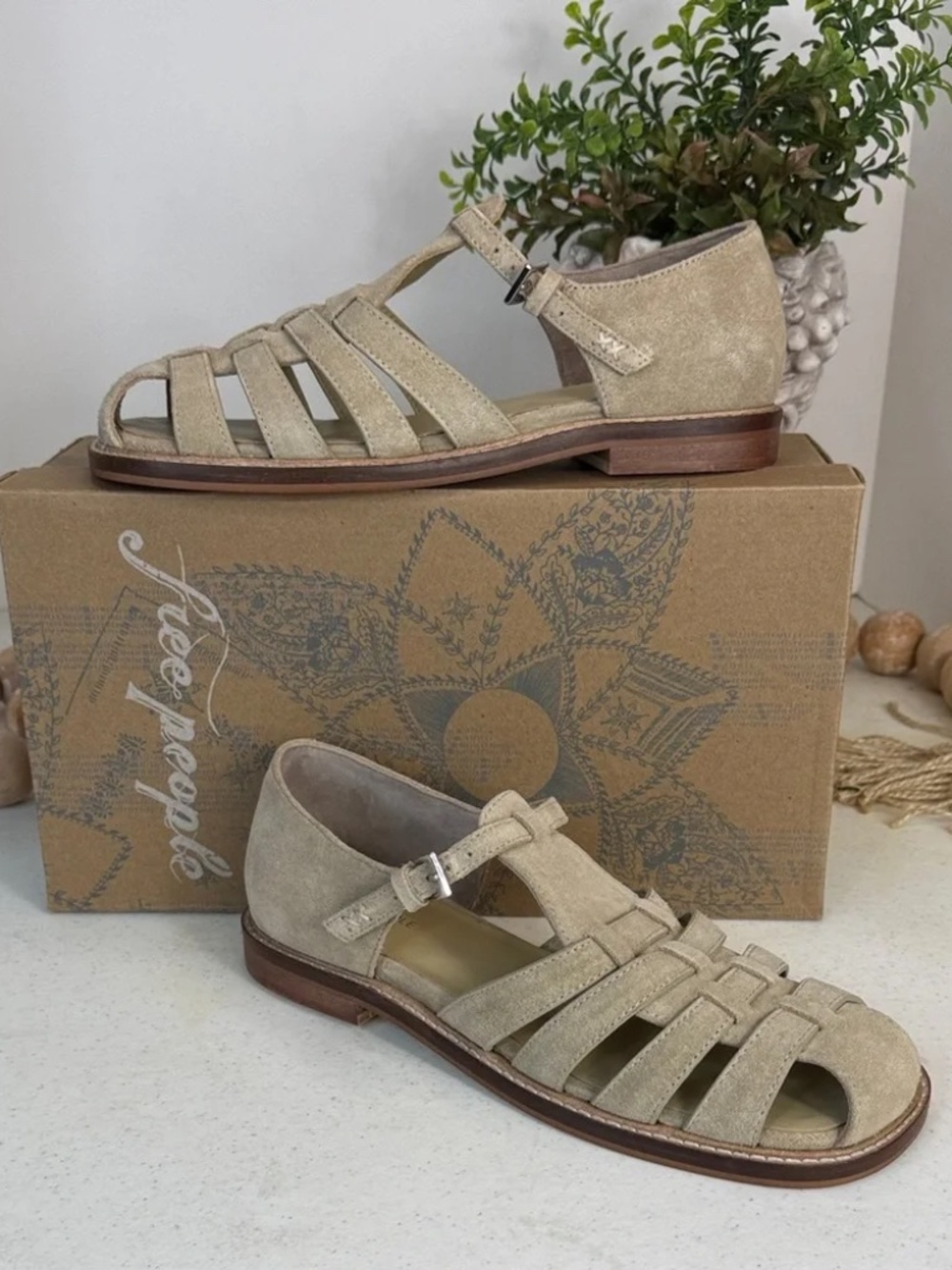 Free People Willow Fisherman Sandal (Women) Color: Oiled Suede/Beige Sz 7.5 - Picture 2 of 7